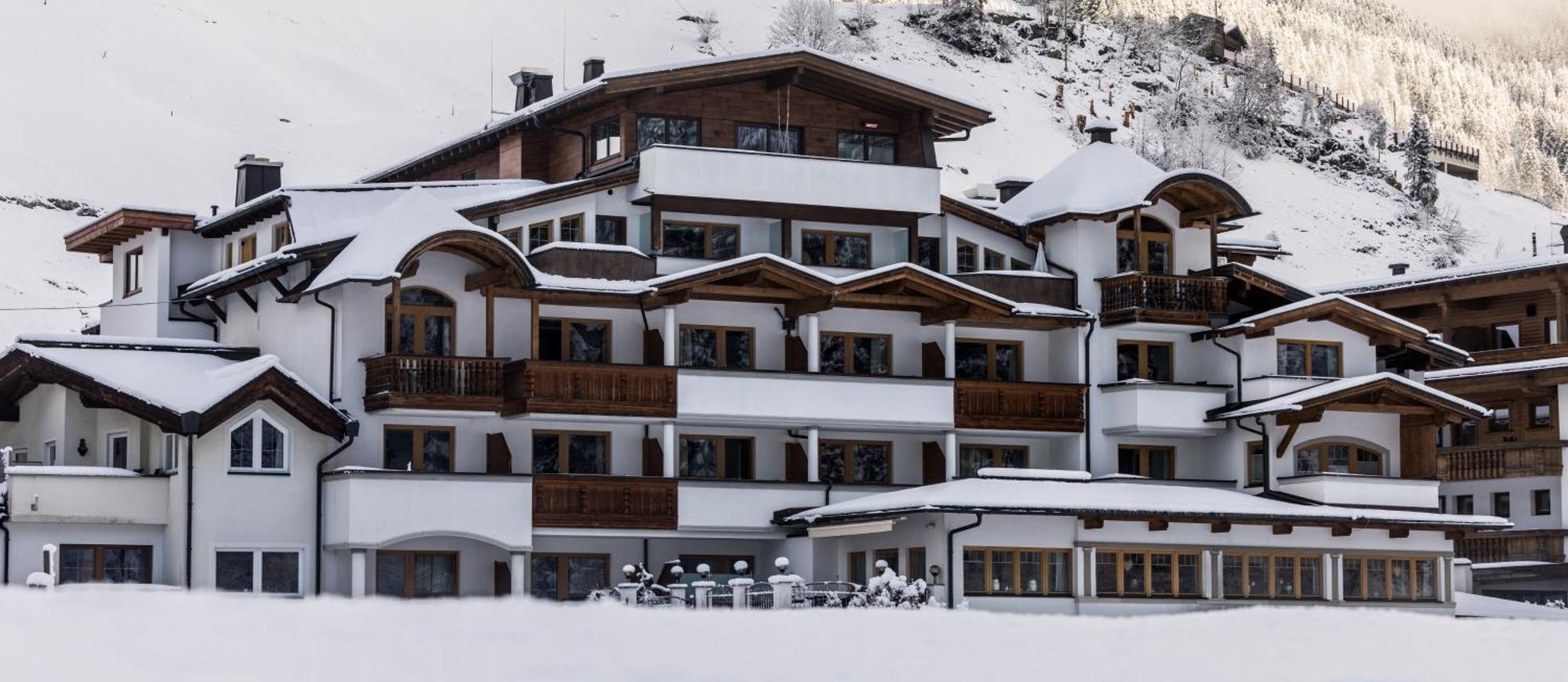 Auenhotel Tux Bagian luar foto
