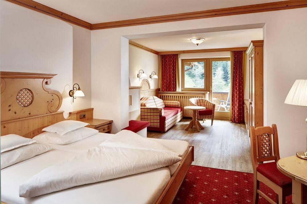 Auenhotel Tux Bagian luar foto